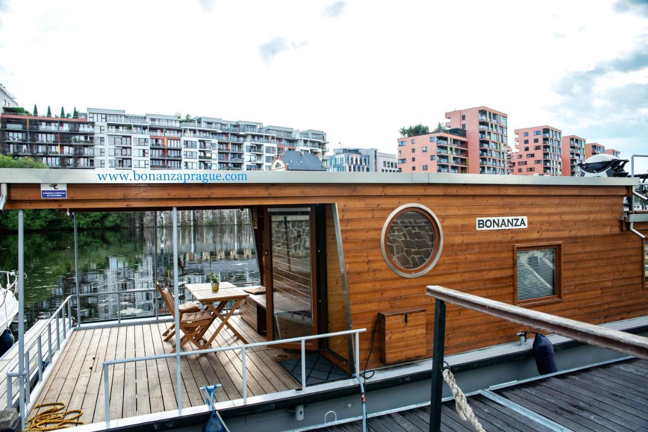 Houseboat Bonanza Prague Hotel Exterior photo